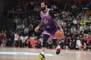 开云体育app-一个不丢！里勒半场5投全中&amp;三分1中1拿到11分2助攻