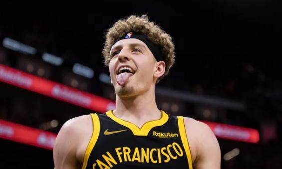 开云官方-波杰下起三分雨彻底打疯 勇士大胜背后另藏野心