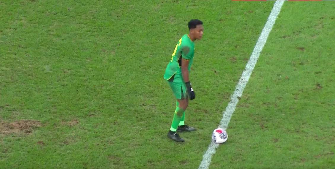 开云体育-国青此役仍在西安国际足球中心进行，此前草皮破烂惹争议